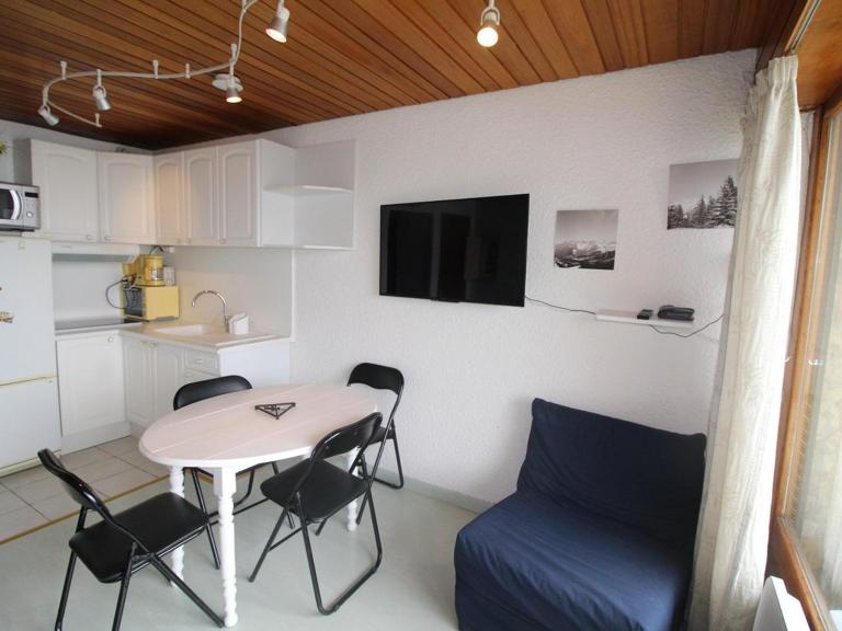 Studio Cabine Rénové au Pied des Pistes avec Balcon - Auris en Oisans - FR-1-297-157 - Ferienwohnung Auris