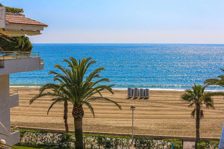 LITORAL COSTA DORADA - COLIBRI Only families - B&B Cambrils