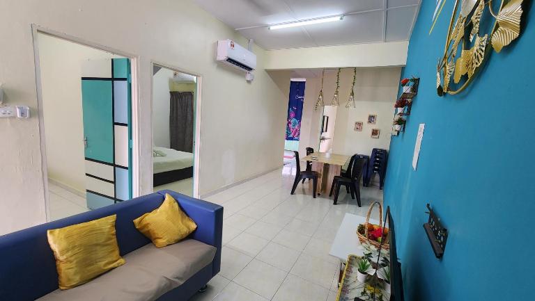 Guest House at Johor Bahru - B&B Sikait