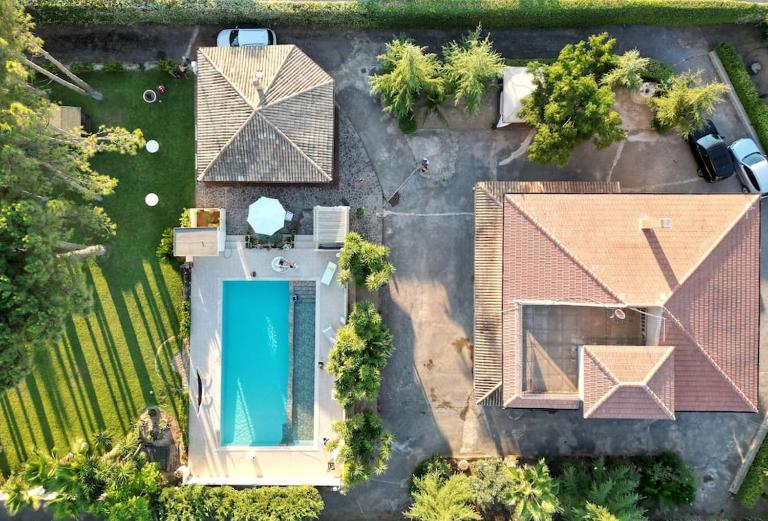 Villa Laoconte piscina, jacuzzi e biliardo - B&B Canicattì