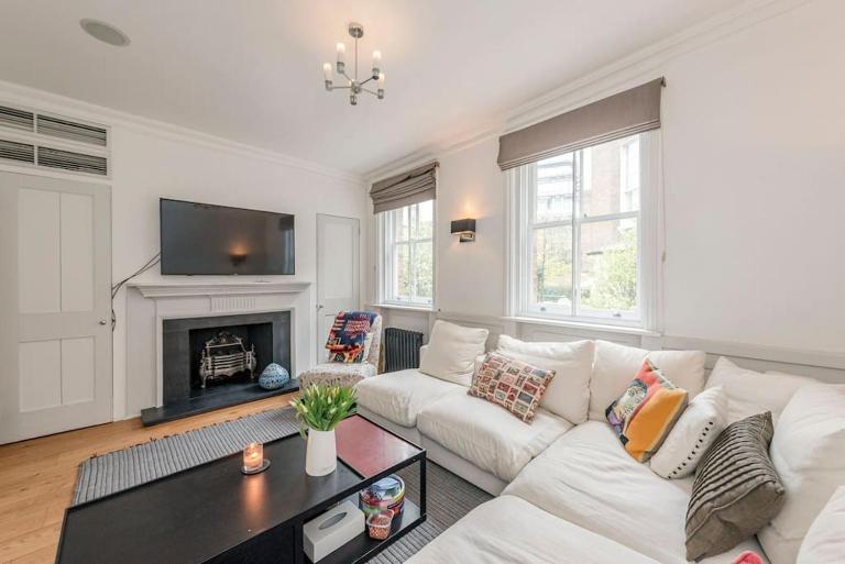 Stunning 3 Bed Townhouse in the heart of Mayfair - B&B London