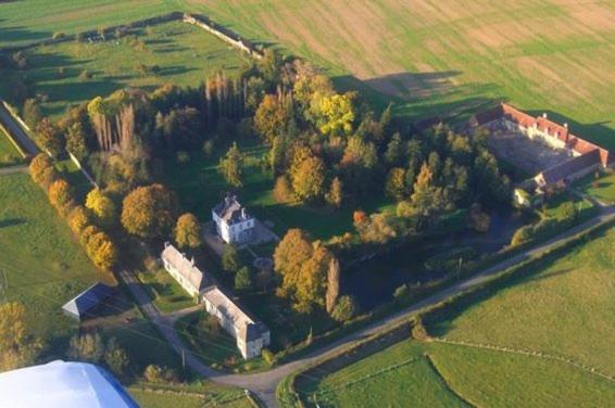 Gîtes du château de la Motte - Bed and Breakfast Joué-du-Plain