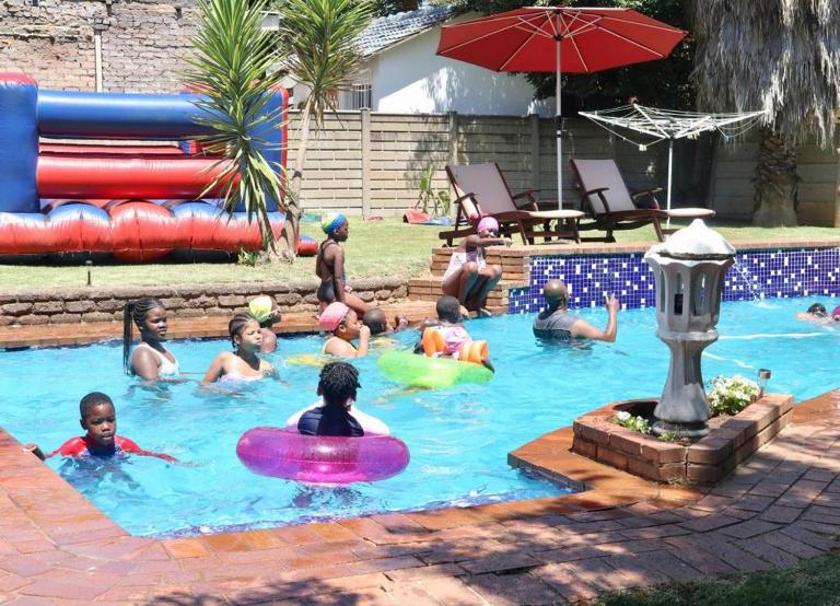 Horizon Garden Party & Events Venue - Chambres d'hôtes Randfontein