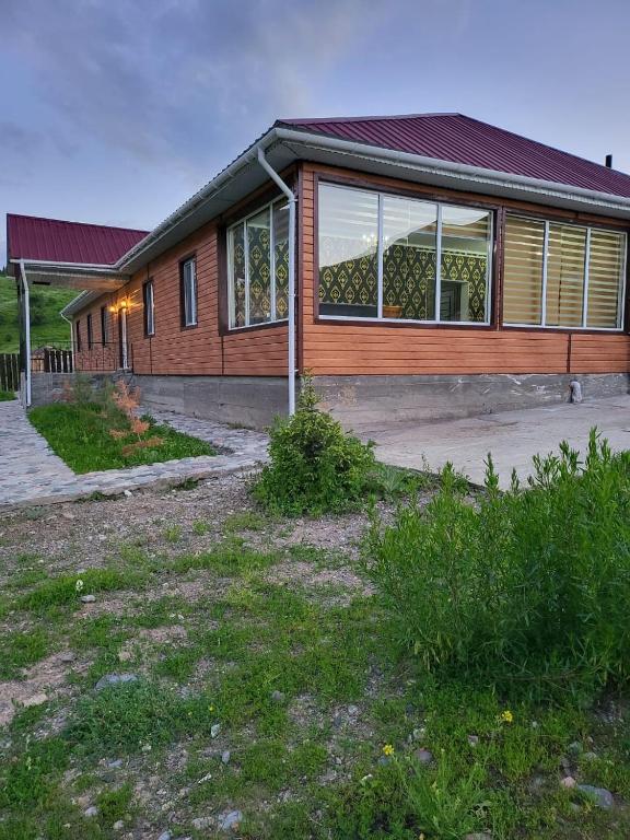 Кольсайские озера, гостиница Айару - B&B Kurmenty