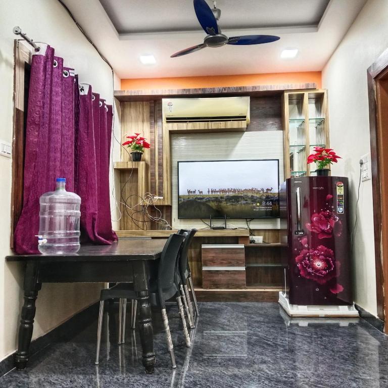 Hampi Two Bedroom Guesthouse - Bed and Breakfast Hampi