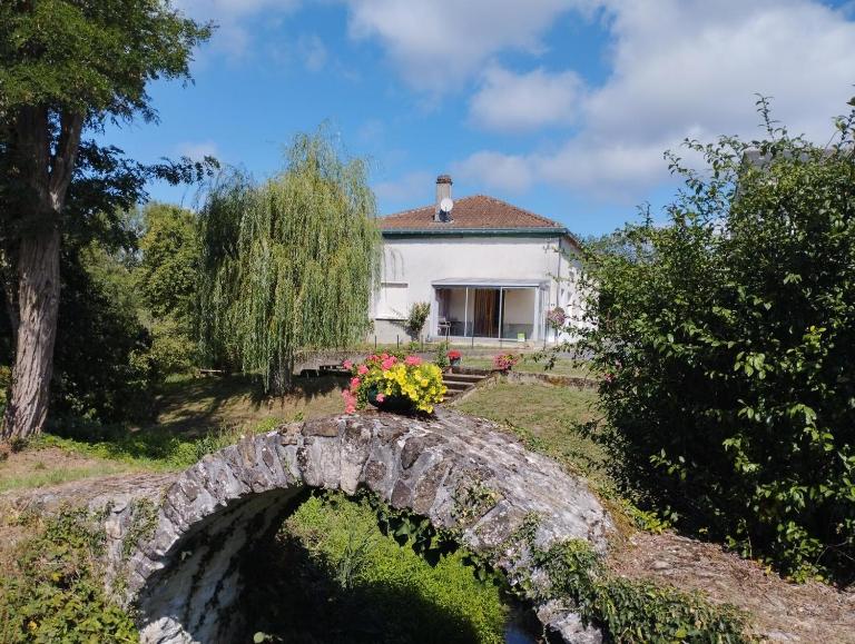Le puy de saint jean - B&B Saint-Léger-Magnazeix