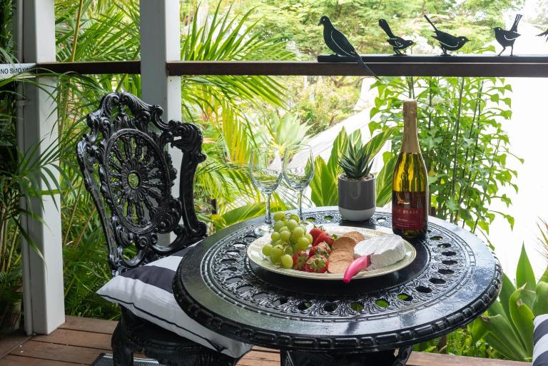 Contemporary Studio in the heart of Paddington by Custom Bnb Hosting - B&B Brisbane
