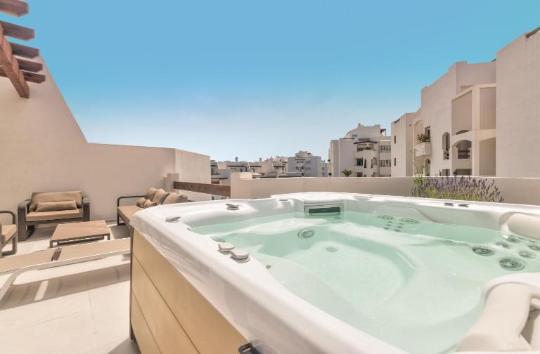 Colinas - Bentor 3,4 PENTHOUSE POOL VIEW & JACUZZI - Bed and Breakfast Palm-Mar