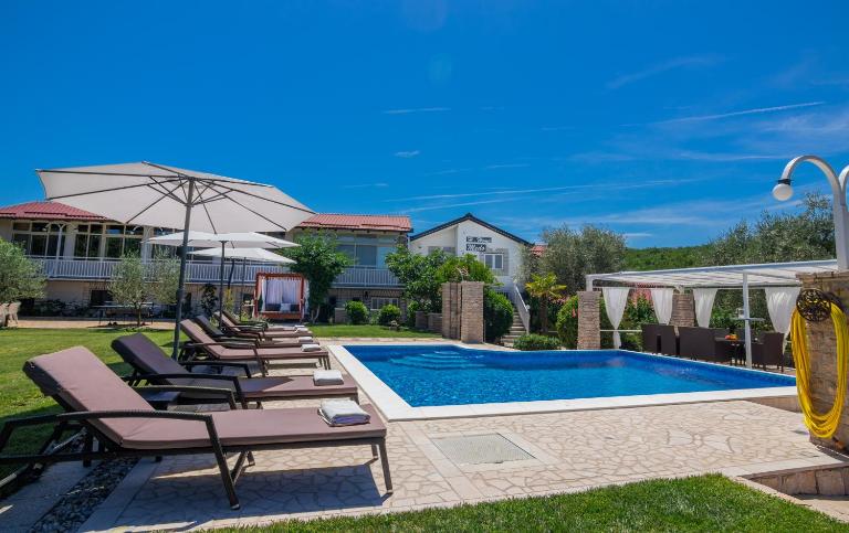 Villa Medo - Bed and Breakfast Drinovci