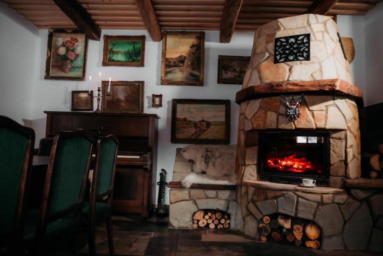 Huta Village - Bed and Breakfast Piatra