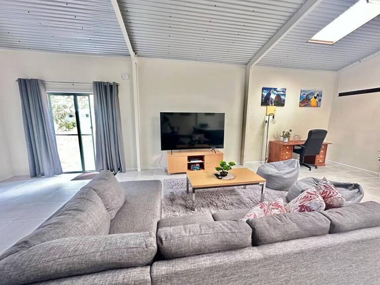 CandE’s Guesthouse - Chambres d'hôtes Kingscote