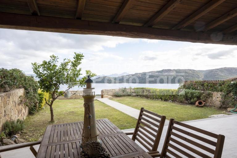 L325 - Bilocale con giardino e vista mare panoramica a Porto Mannu - B&B Palau