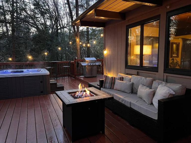 Peaceful Oak Haven Cabin near Yosemite - B&B Mariposa