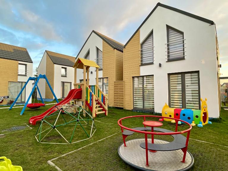 Sun-Holiday Domki letniskowe - B&B Rewal