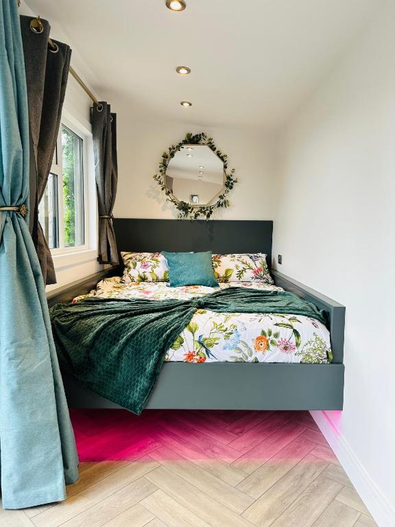 Hazells Lodge Farm Stay Sleeps 2 Undercover Hottub and Pool Table - B&B Galston