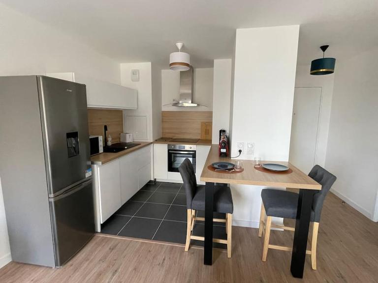 Superbe T2 proche de la Gare RER TGV Massy Palaiseau - Ferienwohnung Massy