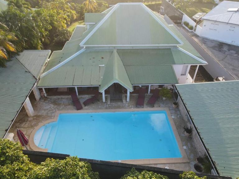 Villa JADE, VUE MER, PISCINE PRIVEE, PLAGE A PIEDS - B&B Le Gosier