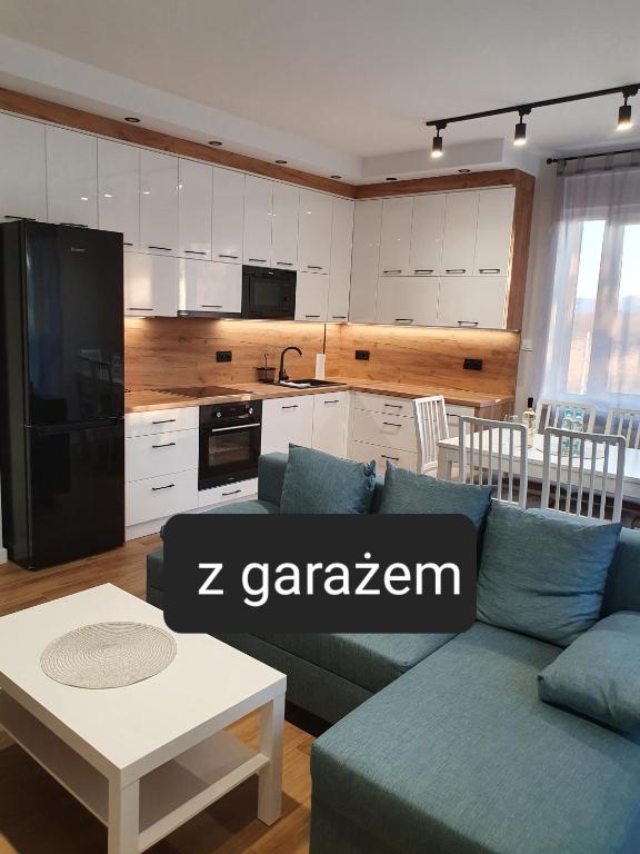Apartament na Letniej z garażem "Domowe Zacisze" - B&B Kłodzko