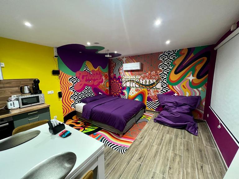 Capsule Groovy-Jacuzzi-Sauna-Billard-Netflix- Nintendo Switch & Jeux - Ferienwohnung Mons