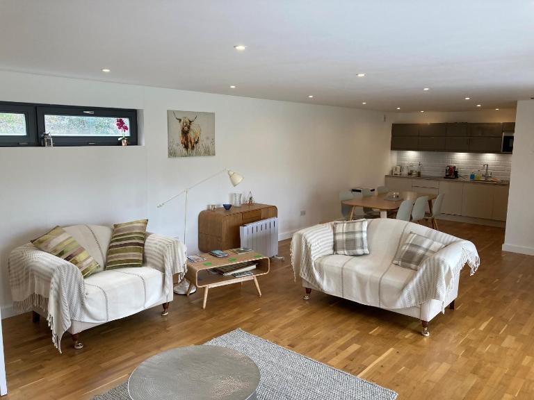 Independent rural detached annexe with free private Parking - B&B Canterbury