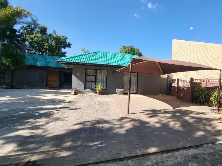 Hephzibah Guesthouse - B&B Welkom