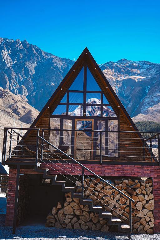 Voyager - B&B Stepantsminda