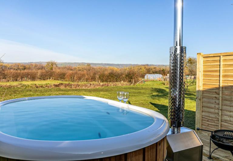 Kingston Black, Apple Tree Glamping, Nr Wells - B&B Wells