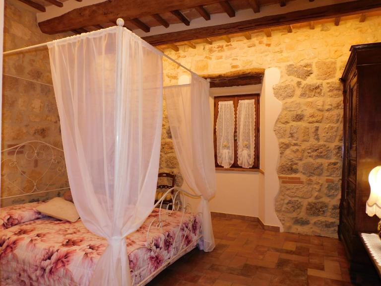 Sognare nel Castello - B&B Monteriggioni
