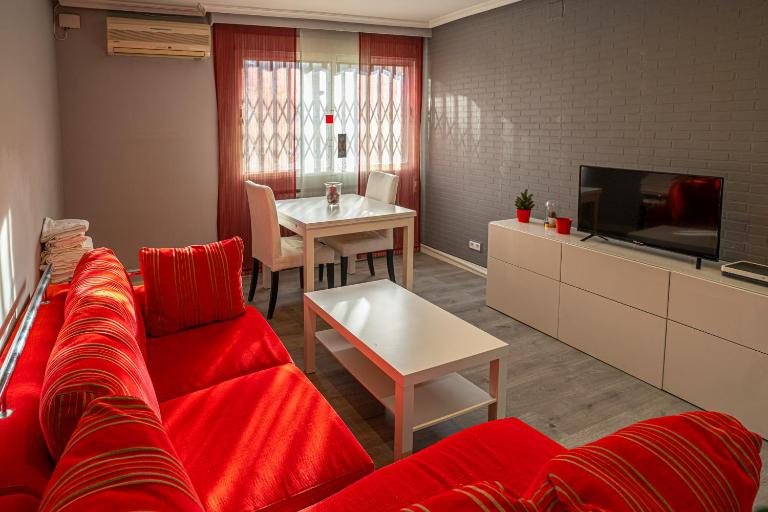 Bonito, Práctico y muy bien comunicado - B&B Madrid