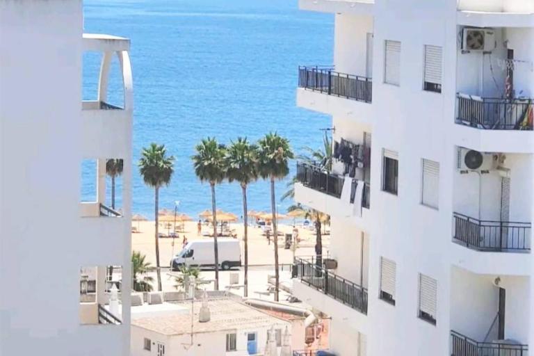 Quarteira Beach Vacation: 2BR steps to the sand - B&B Quarteira
