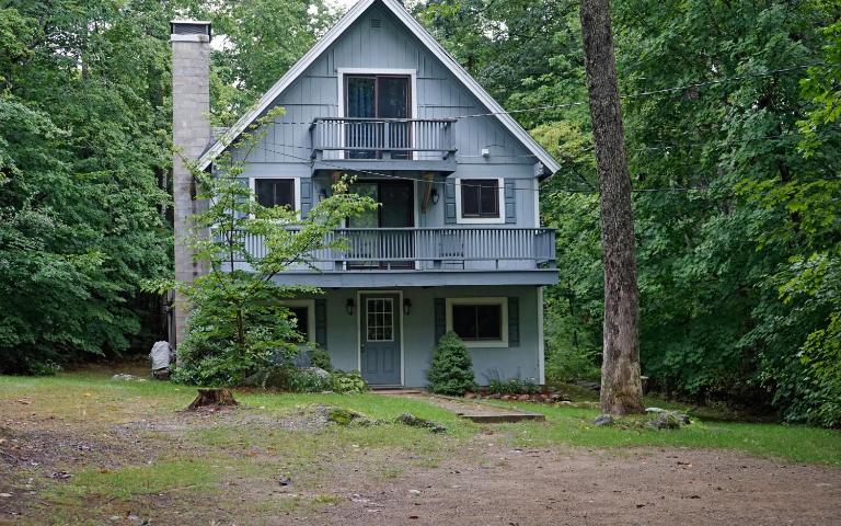 Cheerful Chalet - B&B Moultonborough