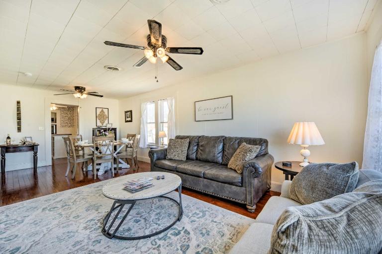 Charming Home Near Downtown Fredericksburg! - B&B Fredericksburg