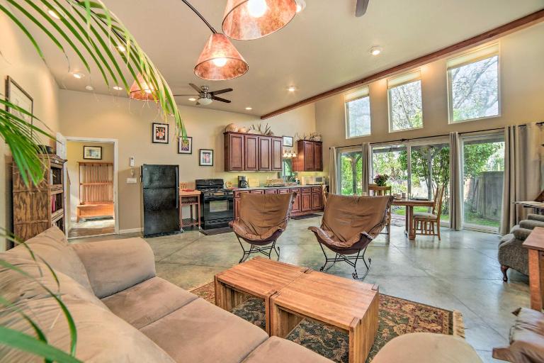 'Hilltop Loft' Ukiah Vacation Rental! - B&B Ukiah