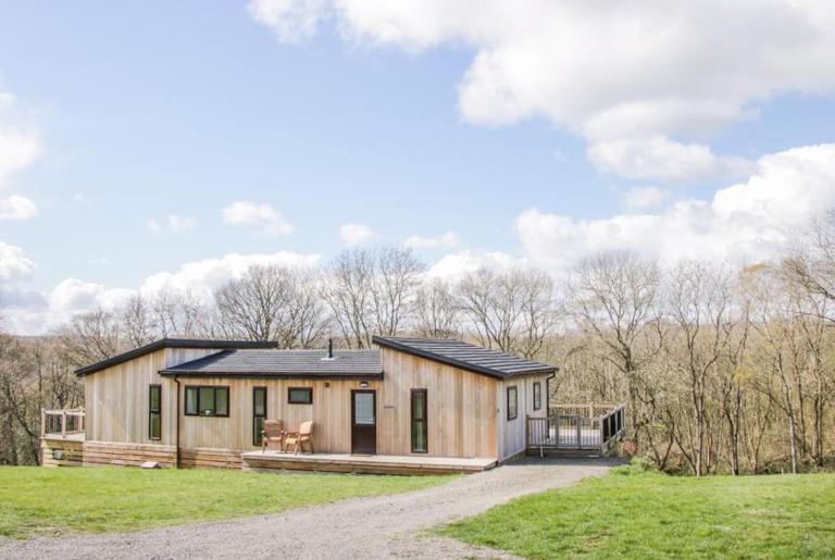 Fabulous detached lodge with hot tub two nights minimum stay - B&B Bridgnorth