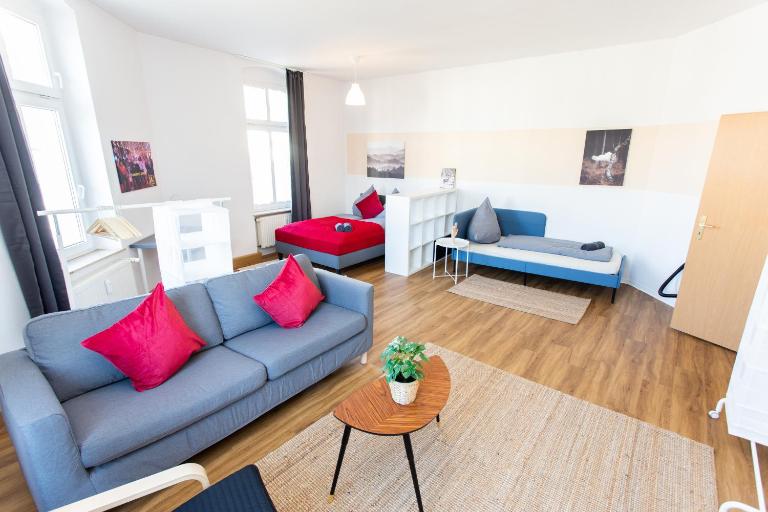 FullHouse - Halle - K46 Apartments - Nespresso - 2 Queensize Beds - SmartTV - B&B Halle