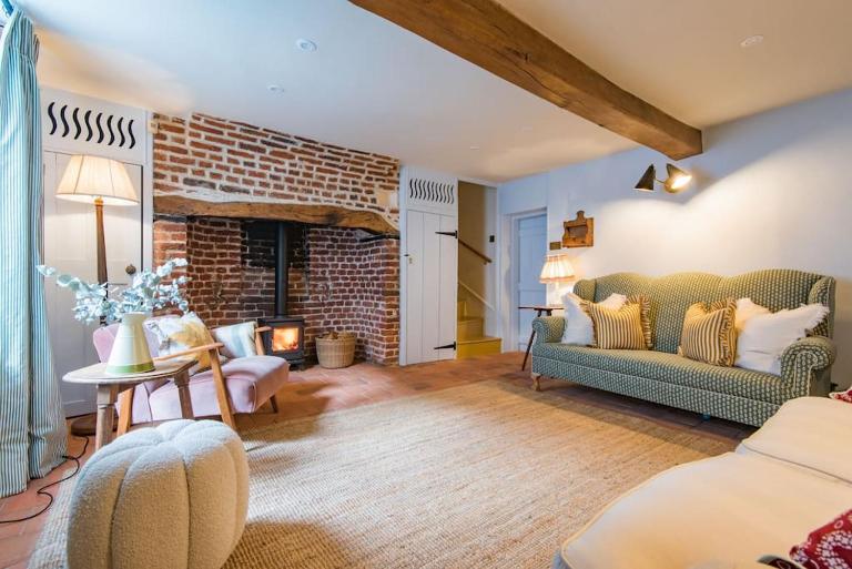 Rogue's Cottage - Secluded gem by the sea - B&B Deal