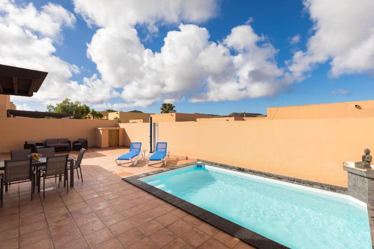 Home2Book Isla Lagoa, Private Pool - Chambres d'hôtes La Oliva