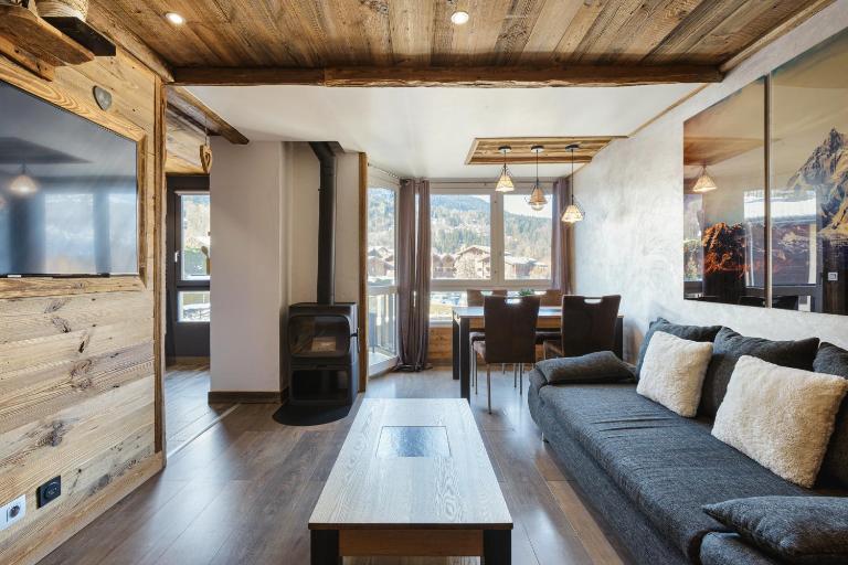 Le Nid d'Aigle - Modern Apartment Next to Ski lift Prarion - By Cozee Rentals - Bed and Breakfast Les Houches