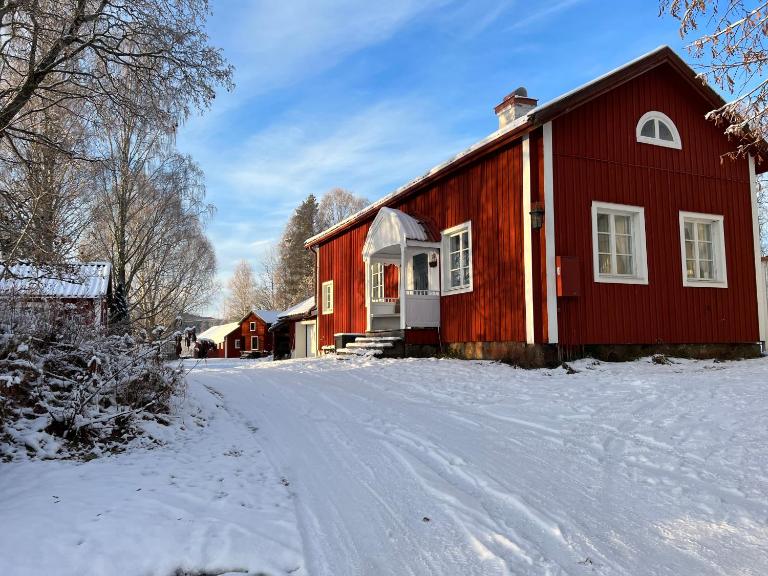 Gammelgården Holidayhouse - B&B Ljusdal