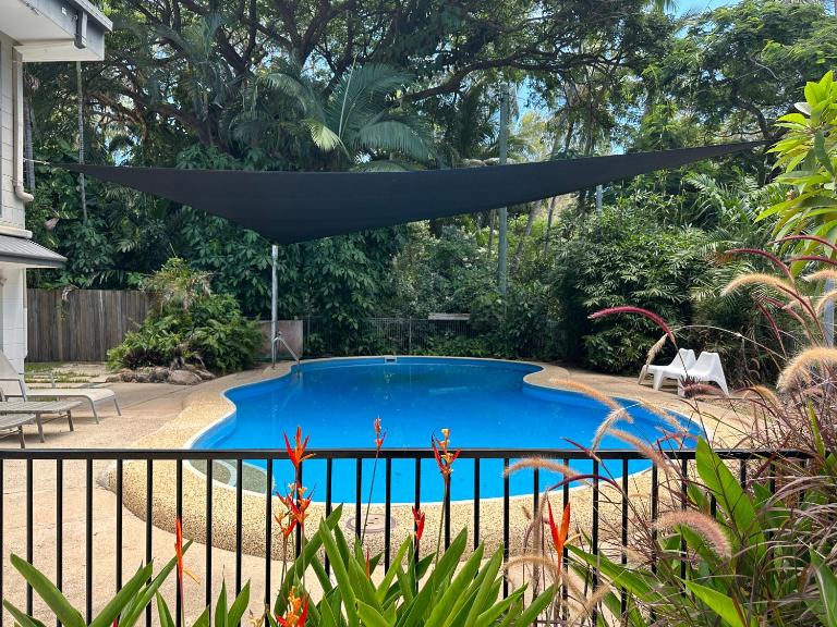 'Beach Haven' House in Arcadia with huge Pool & Wifi, near beaches - B&B Arcadia Bay