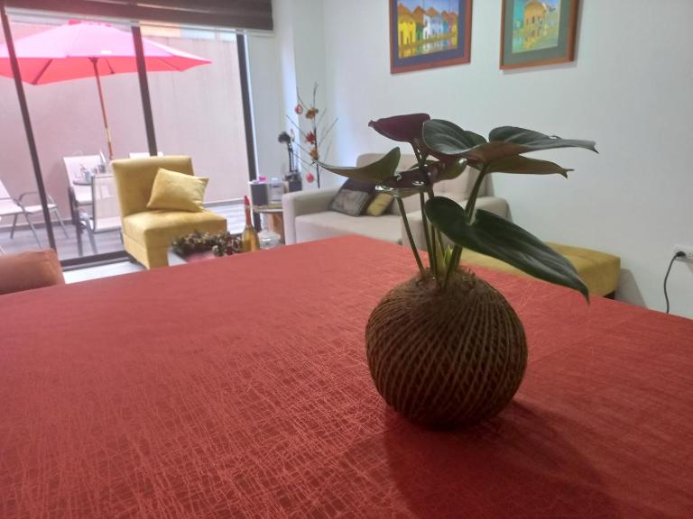 Departamento excelente ubicación con parqueo - B&B Cuenca