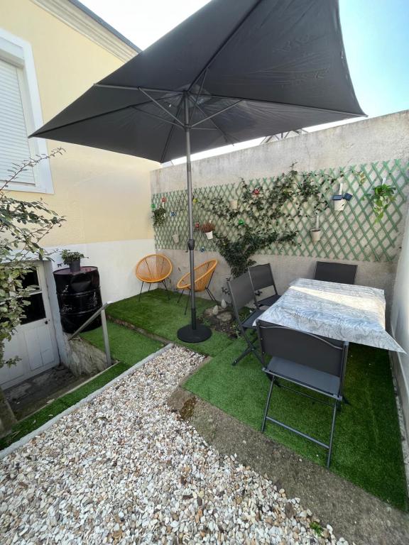 Maison tourangelle chic & cosy avec cour - B&B Tours