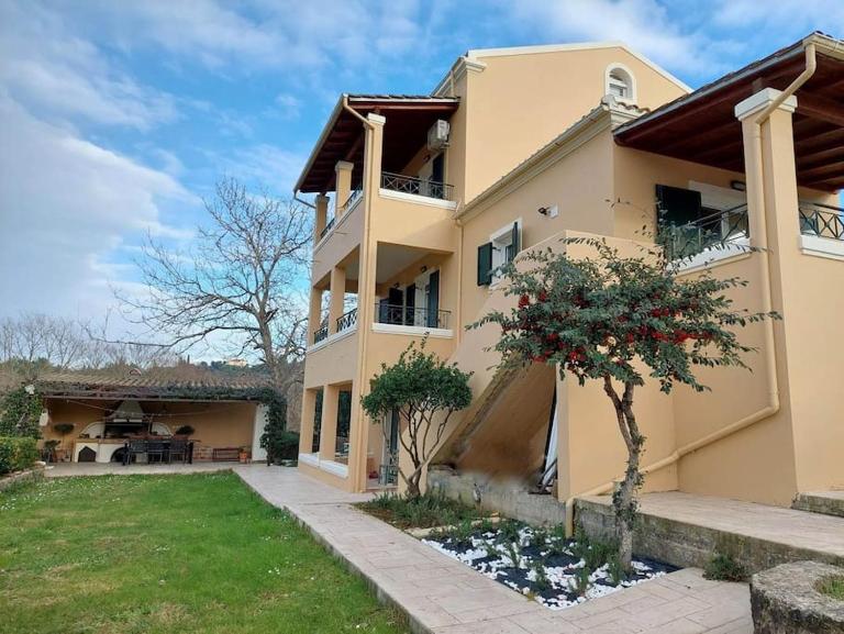 Heraklia's house - B&B Perama