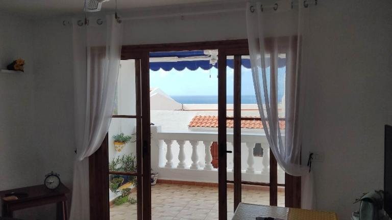 Santiago beach, los cristianos apartment with air conditioning - B&B Los Cristianos