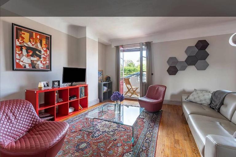 Exceptionnel 3 pièces art déco en dernier étage avec garage privé centre Biarritz - Bed and Breakfast Biarritz