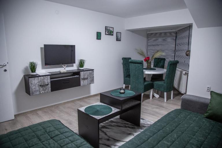 Happy - B&B Pirot