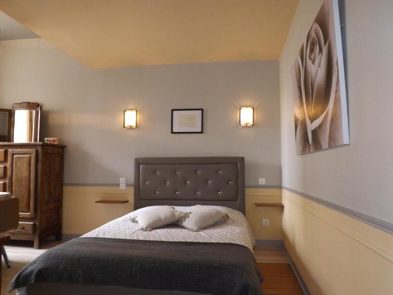 HOTEL particulier LARIBOISIERE - Ferienwohnung Fougères