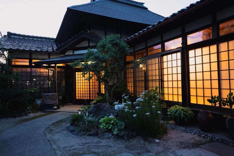 An old house with a fire pit for rent Guesthouse Yukarian - Vacation STAY 87627v - B&B Egita