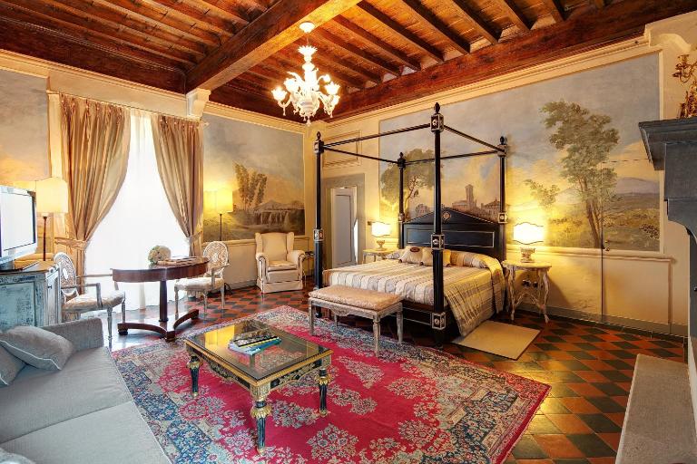 Villa Il Sasso - Dimora d'Epoca - B&B Bagno a Ripoli