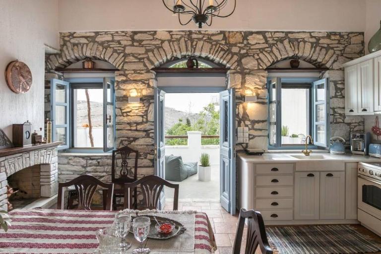 Traditional Inn Pirethron - B&B Apérathos